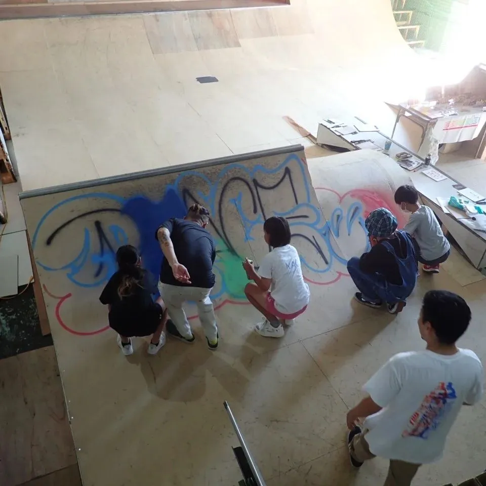 姫路スケボーパークでのグラフィティワークショップを終えました...