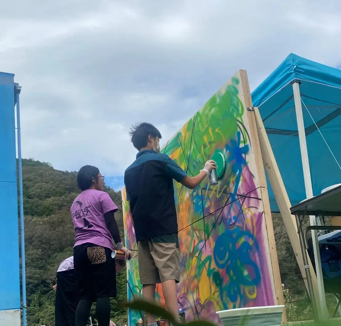 姫路市安富町にてスプレーアート体験！