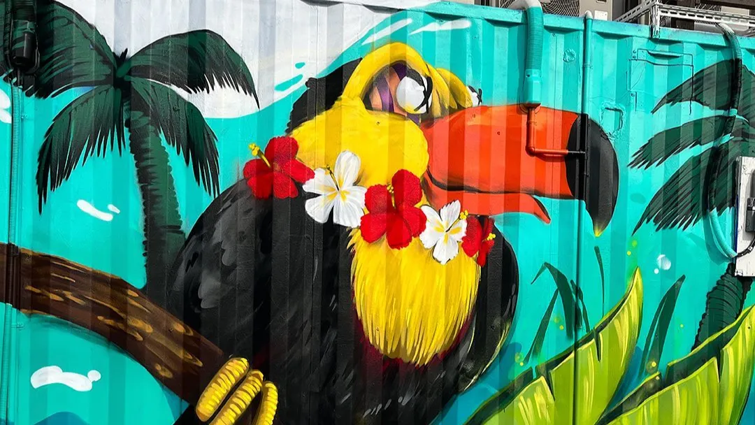 夏の空気を、外壁から感じるレストラン|兵庫県