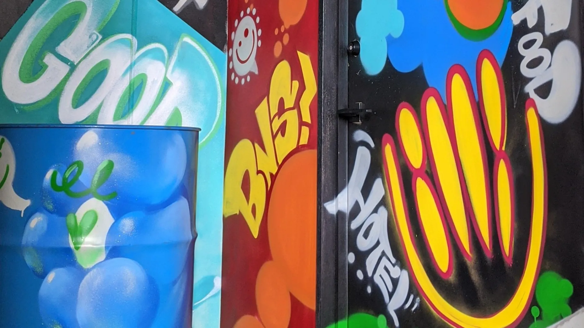 扉をくぐった瞬間、空気が切り替わるホテルエントランス|東京都