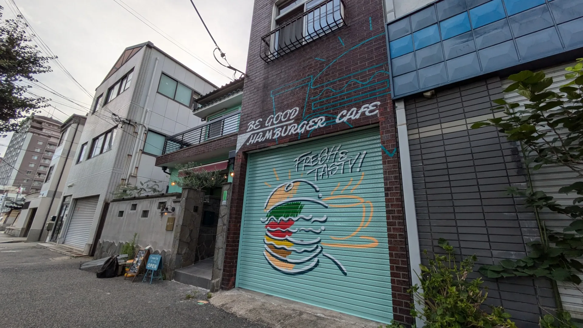 通り過ぎていた道、足が止まるようになったシャッター|兵庫県