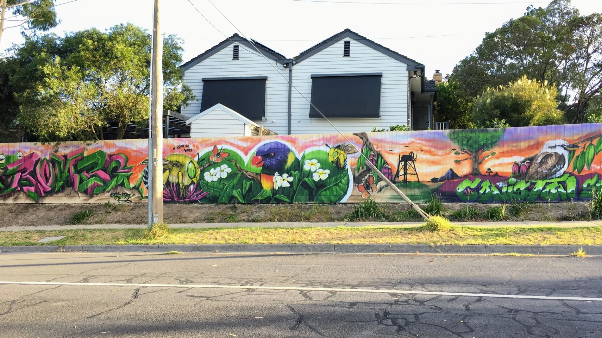 フェンスの向こうに、土地の記憶が現れた｜オーストラリア