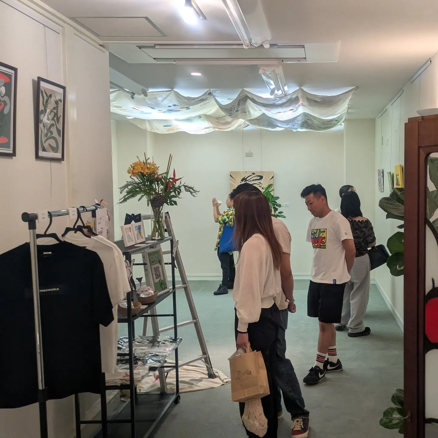 個展“No words”に来てくれた皆さん、本当にありがとう...
